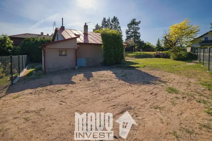 Prodej pozemku pro bydlení, Praha - Lipence, U žlábku, 972 m2