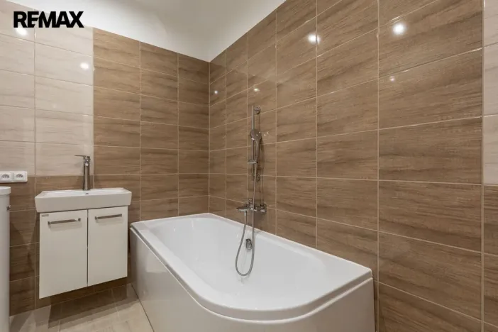 Pronájem bytu 2+kk, Litvínov - Horní Litvínov, Ladova, 58 m2