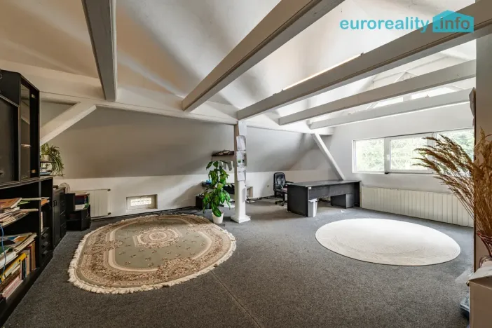 Prodej rodinného domu, Lesná - Háje, 178 m2