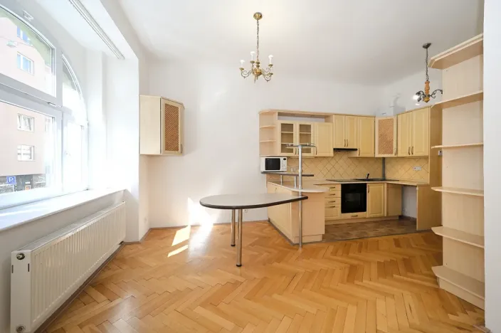 Pronájem bytu 1+kk, Praha - Holešovice, Janovského, 50 m2