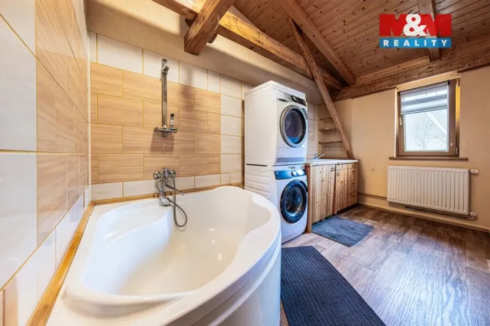 Prodej rodinného domu, Blatno - Mezihoří, 384 m2