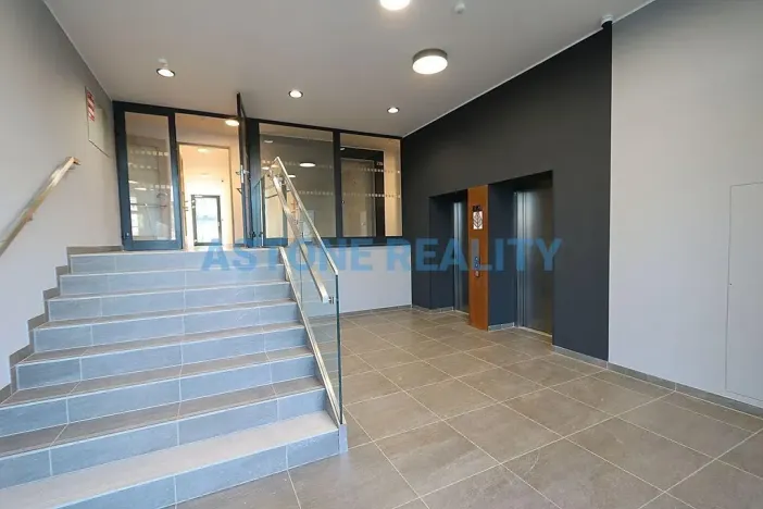 Pronájem bytu 1+kk, Praha - Žižkov, Šrámkové, 43 m2