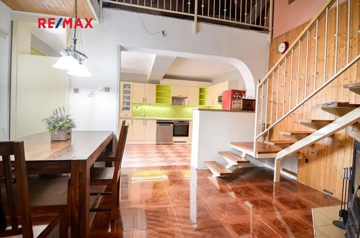 Prodej rodinného domu, Velké Bílovice, Svárov, 213 m2