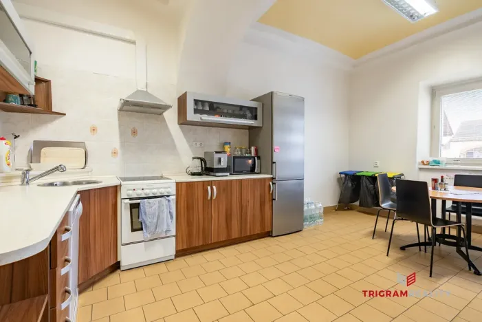 Pronájem kanceláře, Hradec Králové - Rusek, Černilovská, 243 m2