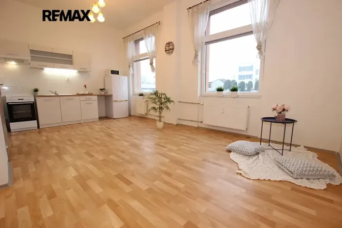 Pronájem bytu 1+kk, Louny, U Zastávky, 34 m2