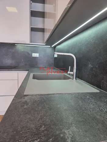 Pronájem bytu 2+kk, Praha - Břevnov, Ve Střešovičkách, 57 m2