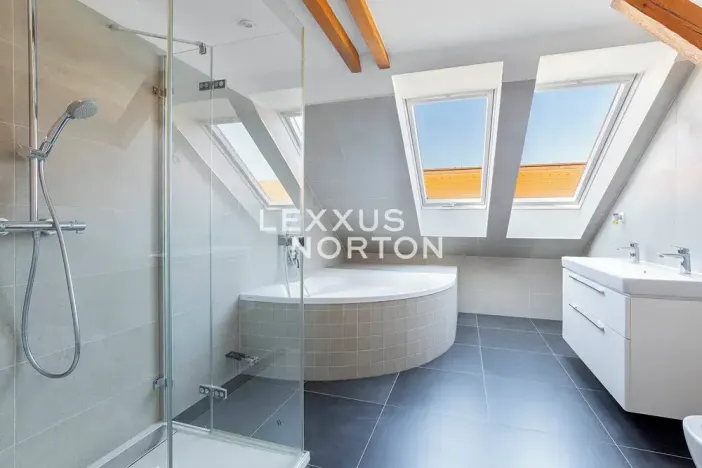 Prodej bytu 5+1, Praha - Dejvice, Buzulucká, 240 m2