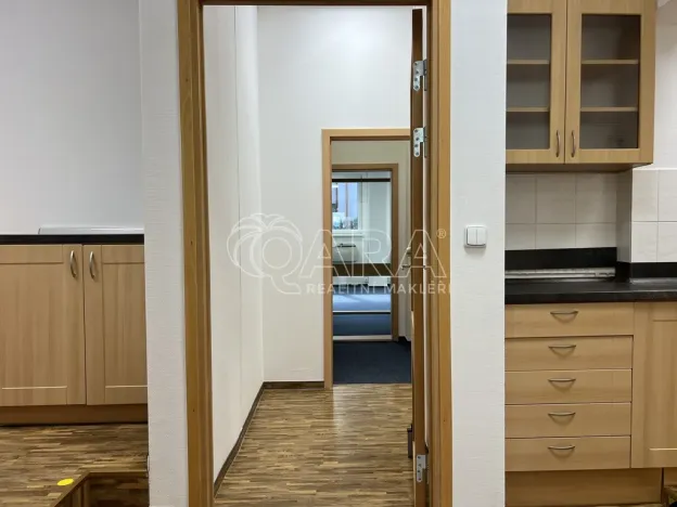 Pronájem kanceláře, Praha - Krč, Nová cesta, 122 m2