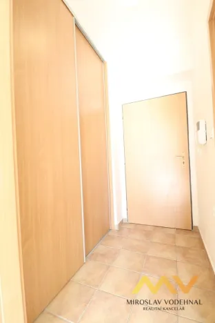 Pronájem bytu 1+kk, Hradec Králové - Třebeš, Ve Stromovce, 33 m2
