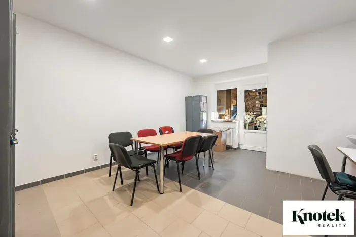 Prodej výrobních prostor, Račice-Pístovice, 479 m2