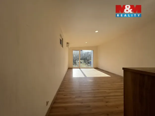 Pronájem bytu 1+kk, Chomutov, Lipská, 38 m2