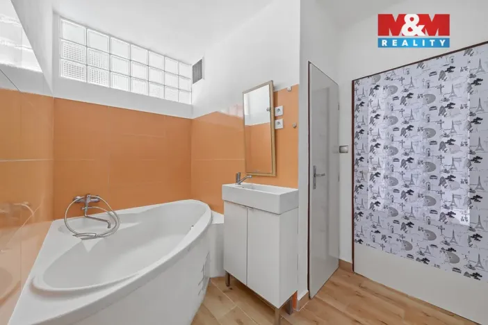 Prodej bytu 3+1, Lukavice, 74 m2