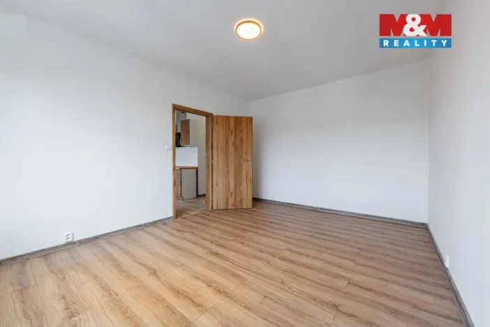 Prodej bytu 1+1, Chodov, náměstí 9. května, 36 m2