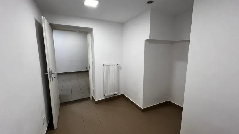 Pronájem kanceláře, Praha - Žižkov, Zelenky-Hajského, 70 m2