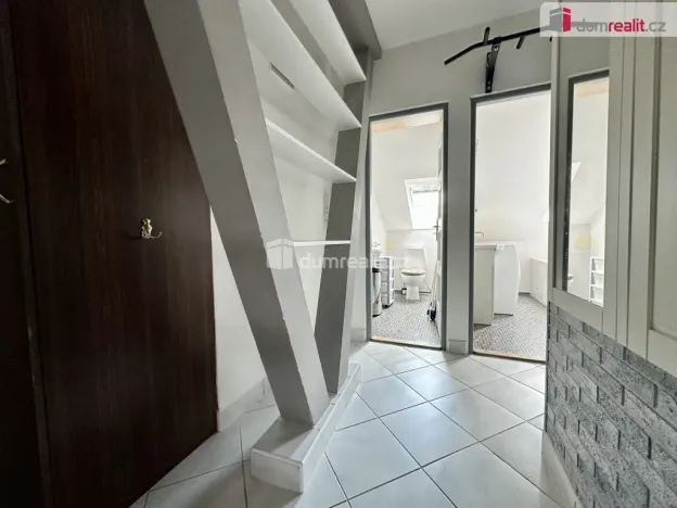 Pronájem bytu 2+1, Ostrov, Kollárova, 55 m2