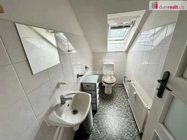 Pronájem bytu 2+1, Ostrov, Kollárova, 55 m2