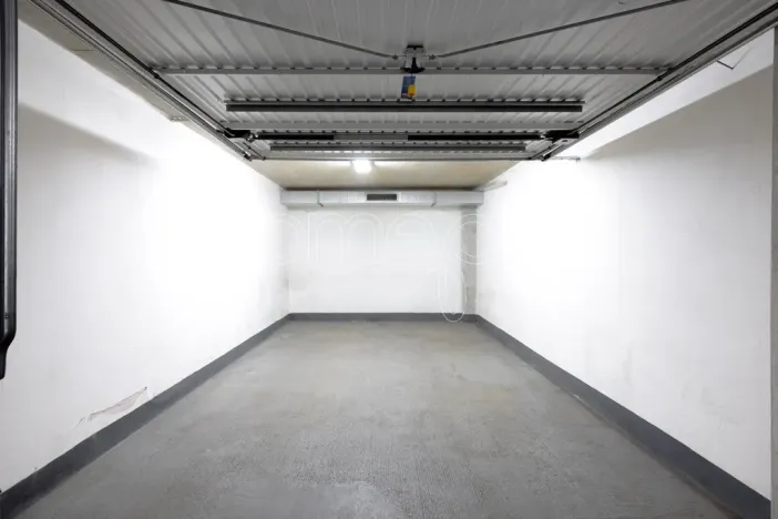 Prodej garáže, Praha - Smíchov, Tomkova, 19 m2