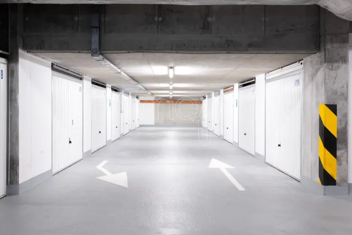 Prodej garáže, Praha - Smíchov, Tomkova, 19 m2