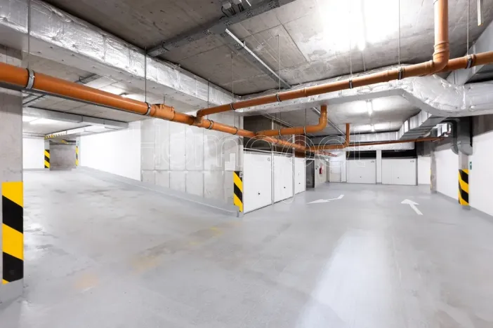 Prodej garáže, Praha - Smíchov, Tomkova, 19 m2