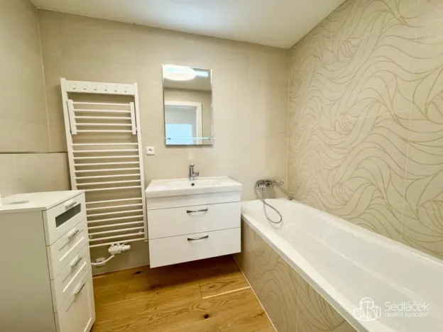 Pronájem bytu 2+kk, Karlovy Vary, Tyršova, 67 m2