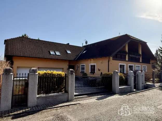 Pronájem bytu 3+1, Valy, Na Stráni, 120 m2