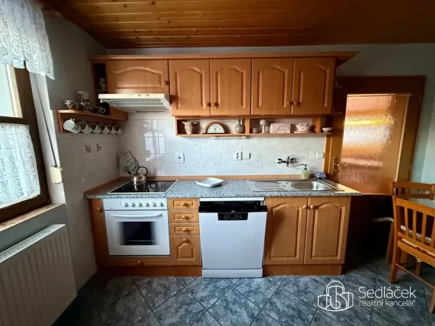 Pronájem bytu 3+1, Valy, Na Stráni, 120 m2
