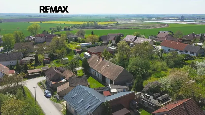 Prodej rodinného domu, Dobrovice, 180 m2