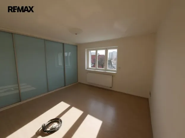 Pronájem rodinného domu, Praha - Žižkov, Šikmá, 260 m2