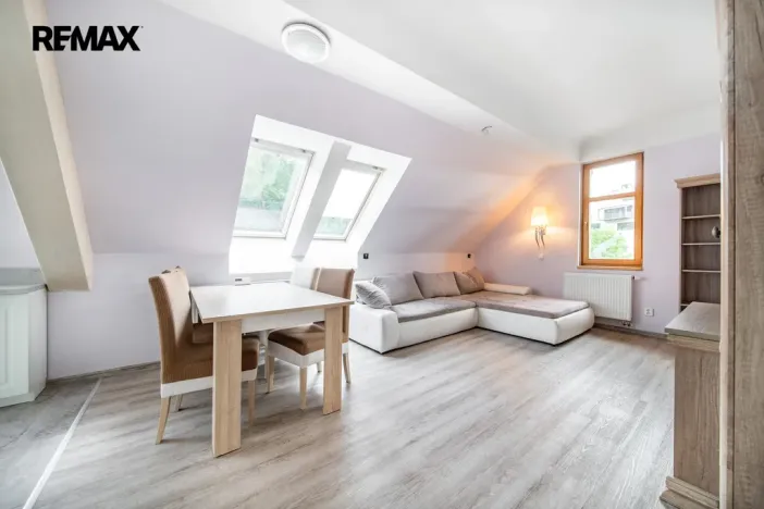 Pronájem bytu 6+kk a větší, Karlovy Vary, Na Vyhlídce, 145 m2