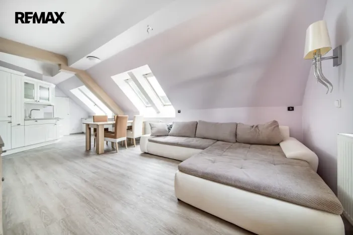 Pronájem bytu 6+kk a větší, Karlovy Vary, Na Vyhlídce, 145 m2