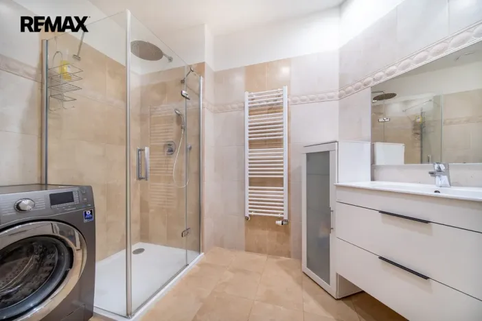 Pronájem bytu 6+kk a větší, Karlovy Vary, Na Vyhlídce, 145 m2