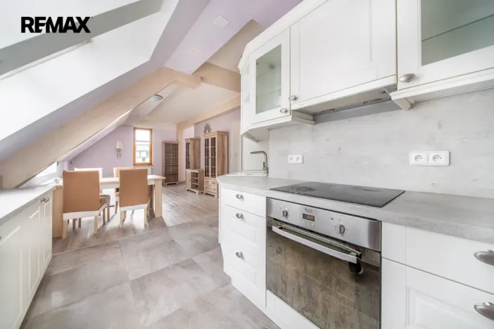 Pronájem bytu 6+kk a větší, Karlovy Vary, Na Vyhlídce, 145 m2