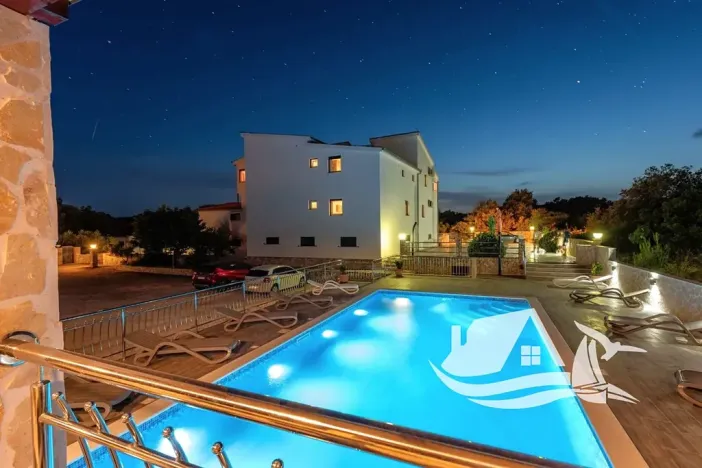 Prodej vily, Vinišće, Chorvatsko, 500 m2