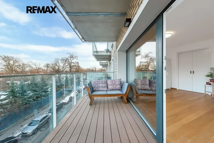 Pronájem bytu 1+kk, Praha - Smíchov, Kobrova, 43 m2