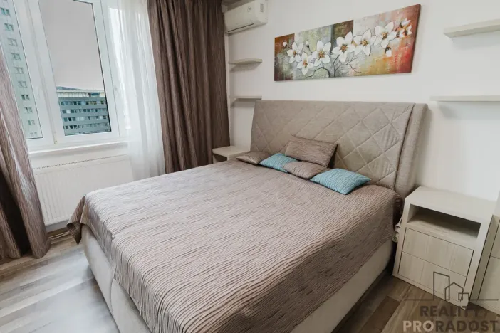 Pronájem bytu 2+kk, Brno, Kounicova, 45 m2