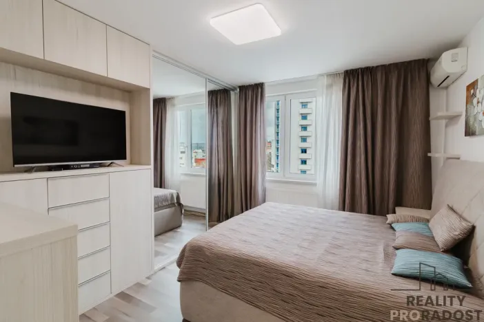 Pronájem bytu 2+kk, Brno, Kounicova, 45 m2