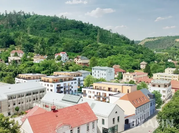 Prodej bytu 2+kk, Praha - Radotín, náměstí Osvoboditelů, 61 m2