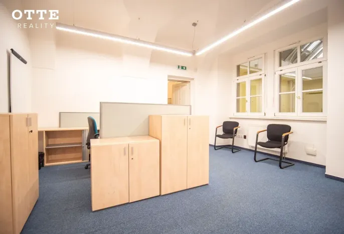Pronájem kanceláře, Plzeň, náměstí Republiky, 247 m2