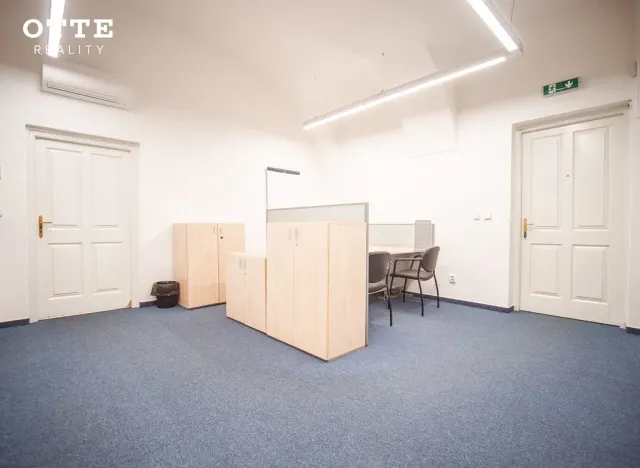 Pronájem kanceláře, Plzeň, náměstí Republiky, 247 m2