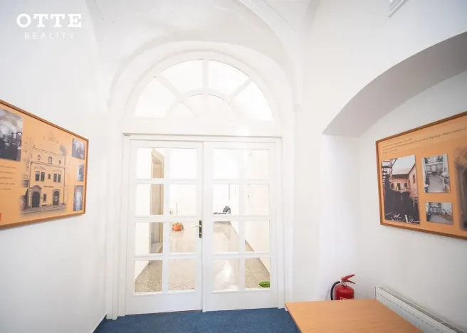 Pronájem kanceláře, Plzeň, náměstí Republiky, 247 m2