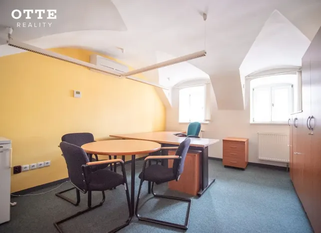 Pronájem kanceláře, Plzeň, náměstí Republiky, 247 m2