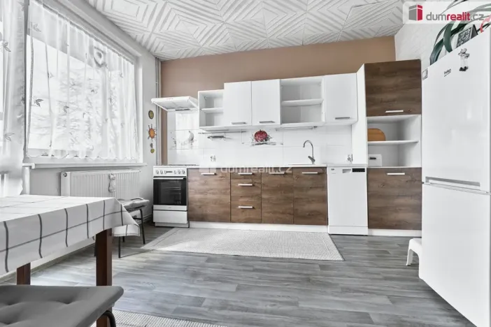 Prodej rodinného domu, Ostrov, Krušnohorská, 340 m2