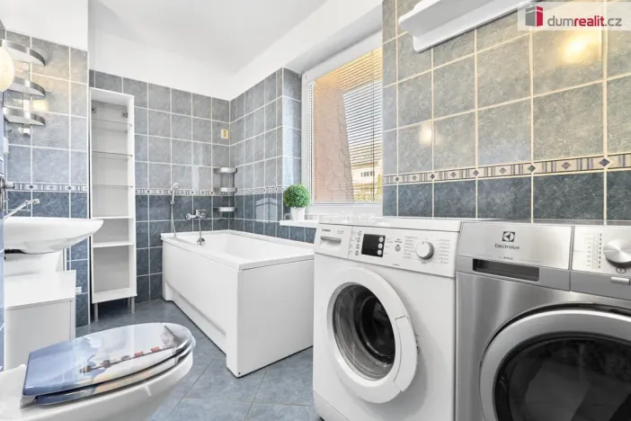 Prodej rodinného domu, Ostrov, Krušnohorská, 340 m2