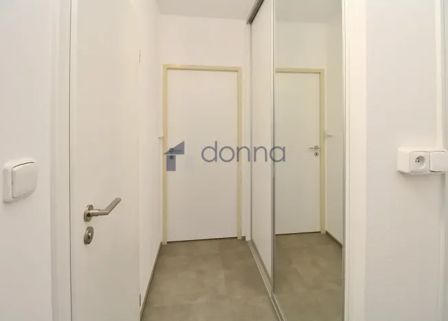 Pronájem bytu 2+1, Praha, Taškentská, 55 m2