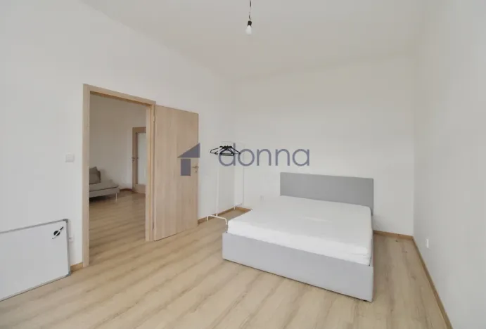 Pronájem bytu 2+kk, Praha, Na pecích, 48 m2