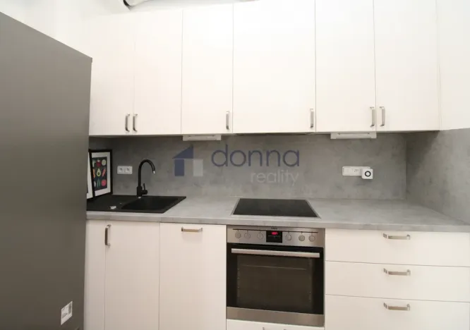 Pronájem bytu 2+kk, Praha, Na pecích, 48 m2