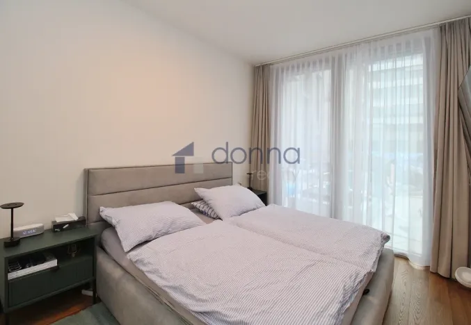 Pronájem bytu 3+kk, Praha, Křižíkova, 105 m2