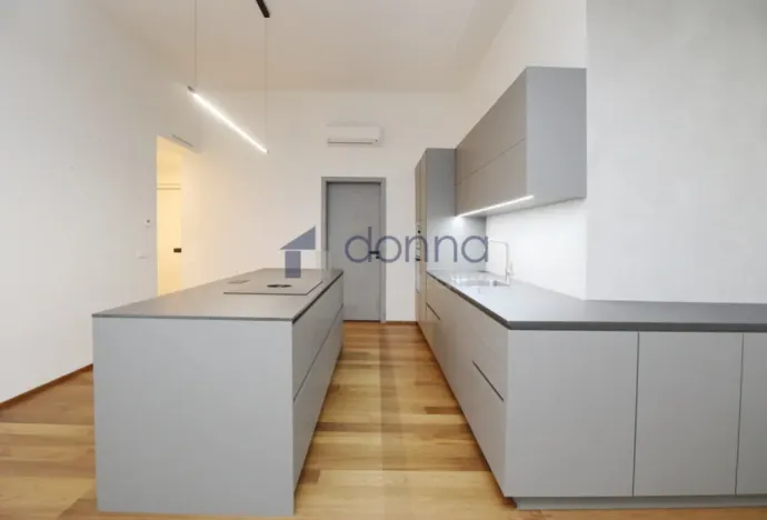 Pronájem bytu 3+kk, Praha, Křižíkova, 105 m2