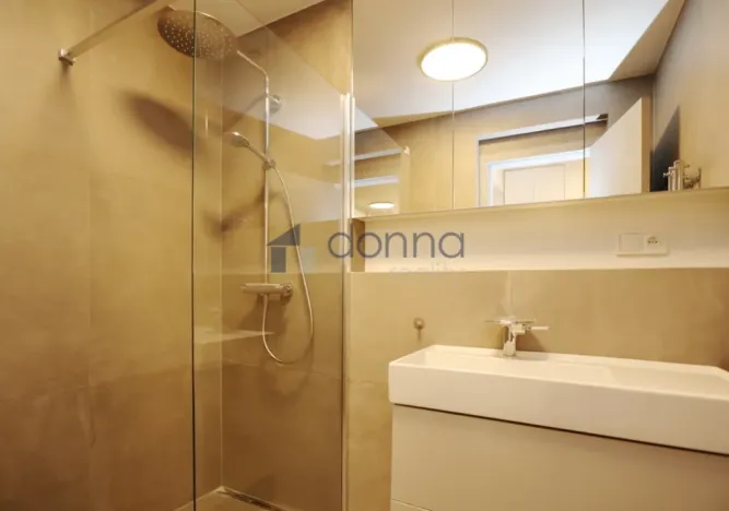 Pronájem bytu 3+kk, Praha, Křižíkova, 105 m2