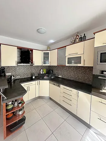 Pronájem bytu 1+kk, Praha - Kamýk, Novodvorská, 49 m2